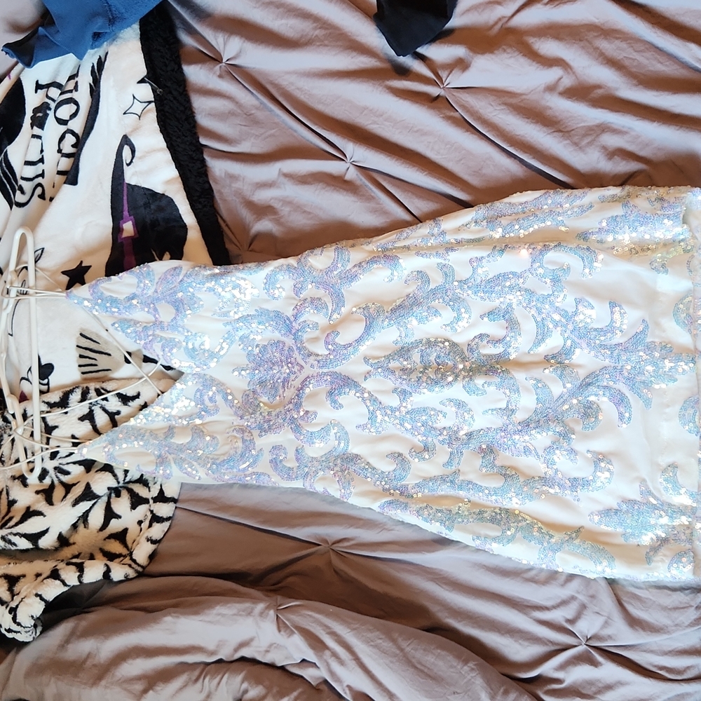dress.